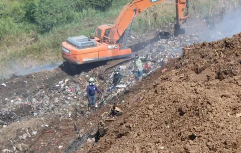 Extinción de incendio de Cerro Patacón, en su última fase