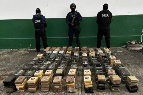 Transportista seguirá preso por caso de droga