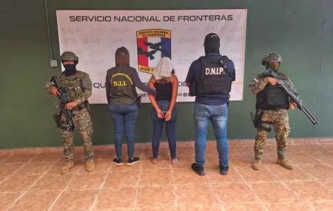 Detienen a 12 personas que estafaban a migrantes en tránsito
