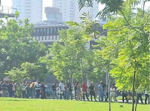 Municipio de Panamá suspende operativo ante largas filas