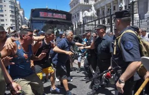 Sindicatos seguirán lucha para que caigan reformas de Milei