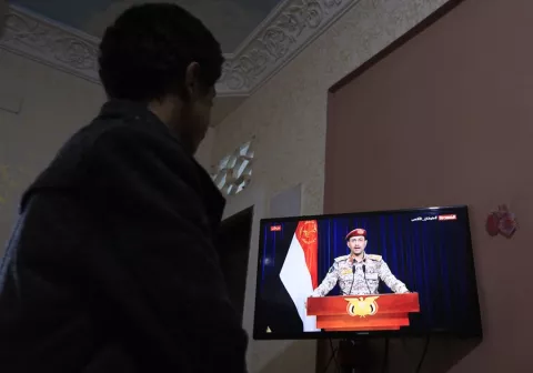 Estados Unidos y Reino Unido bombardean Yemen