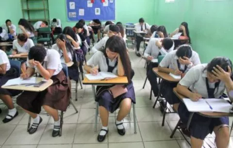 Cortizo destaca logros, pese a deficiencias en educación