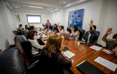 Organizan reglamentación de la Ley de Medicamentos