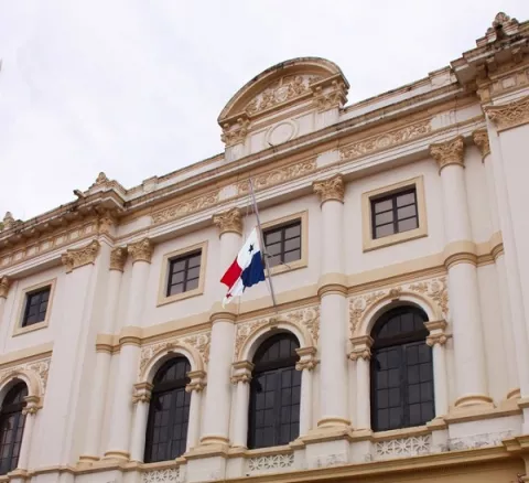 Mudanza del Mingob: Contrataciones cercanas a $5 millones