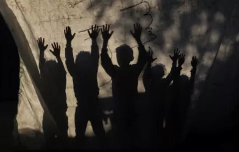 Gazatíes entre la guerra y un hacinamiento claustrofóbico