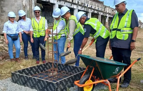 Efectúan primera palada para la nueva cárcel de Colón