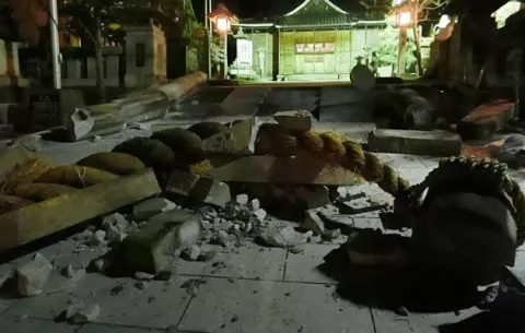 Terremoto en Japón dejó 48 muerto y continúa la búsqueda