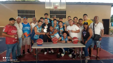 Tigres y Deportivo Valdés se coronan en Chiriquí