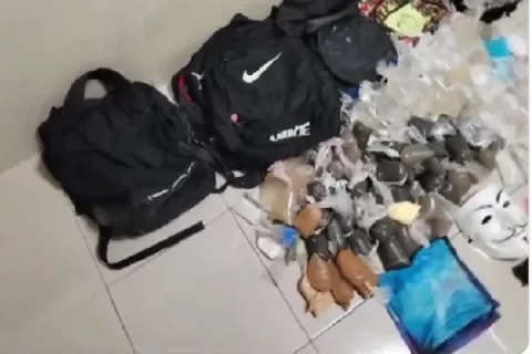 Aprehenden a más de 30 menores por lanzar bolsas con excremento en Vacamonte