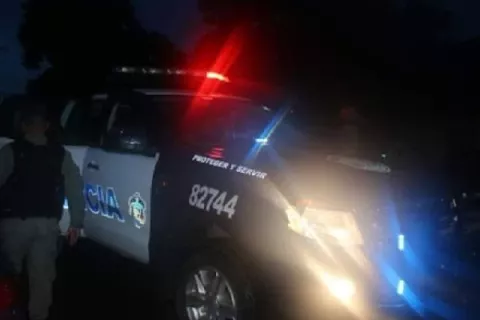 Ladrones asaltan un minisúper en Colón para ir a carnavalear