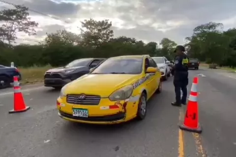 Policía en Colón hace recomendaciones a los que acuden al carnaval