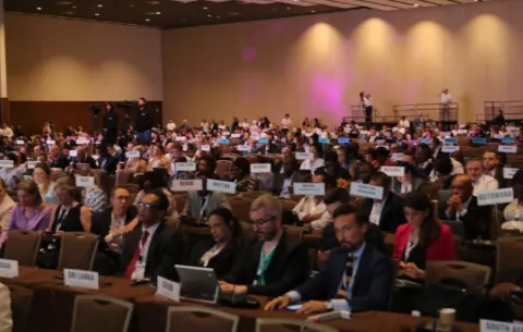 Comienza la conferencia mundial para el control del tabaco