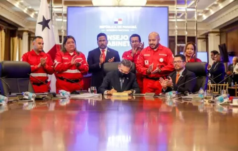 Cortizo sanciona Ley que actualiza la Cruz Roja Nacional 