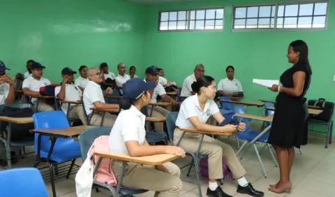 Más de 3 mil 300 docentes no estarán en los planteles