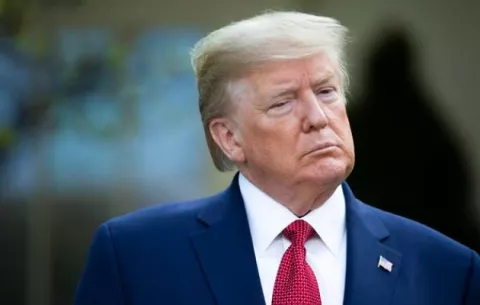  Trump aventaja ligeramente a Biden en una nueva encuesta