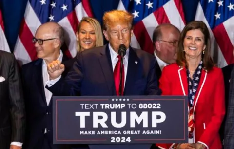  Trump propone deportaciones masivas y centros de detención gigantes