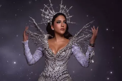 Jacky Guzmán lució como una reina de Carnaval