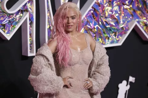 Karol G reina en Premio Lo Nuestro