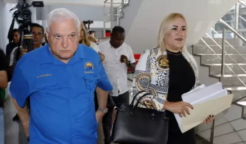 Arrecia   dictadura civil y   judicial contra el asilado R. Martinelli