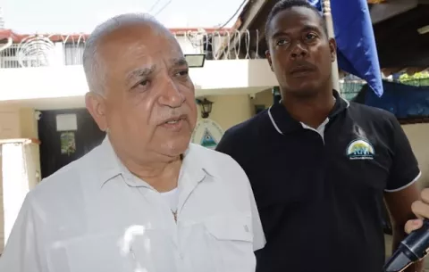Camacho advierte que actitud del Tribunal Electoral daña su credibilidad