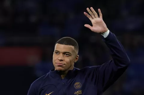 Mbappé anunció su partida a sus compañeros en el PSG