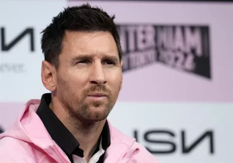 Leo Messi con el Inter y  Aníbal Godoy del Nashville, rivales en Concachampions