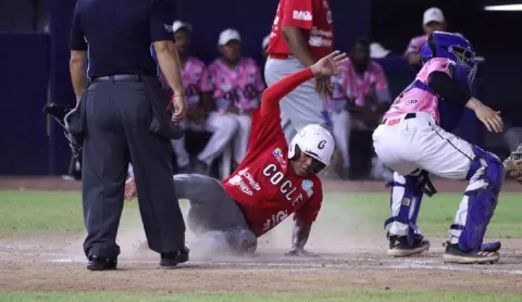 Coclé y Panamá Metro inician batalla por el título del béisbol juvenil  