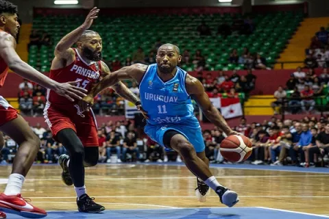 Panamá sufre su segunda derrota ante Uruguay en baloncesto