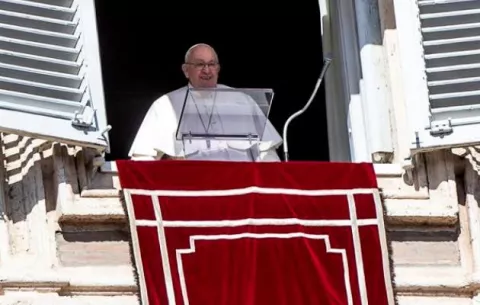  Papa Francisco suplica por la paz justa y duradera en Ucrania