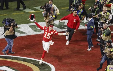 Patrick Mahomes y Chiefs van por el triplete