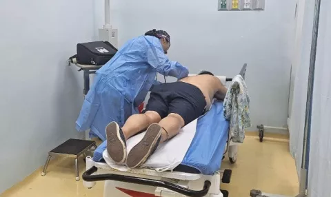Atienden problemas dermatológicos de pacientes en Pedasí