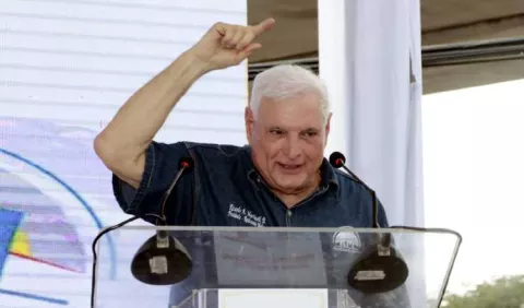 Martinelli encabeza intención de voto en otra encuesta 
