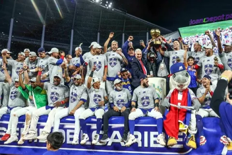 Tiburones (Venezuela),  festejan título de Serie del Caribe