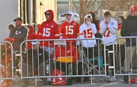  Tiroteo en el desfile del Super Bowl deja un muerto y heridos 
