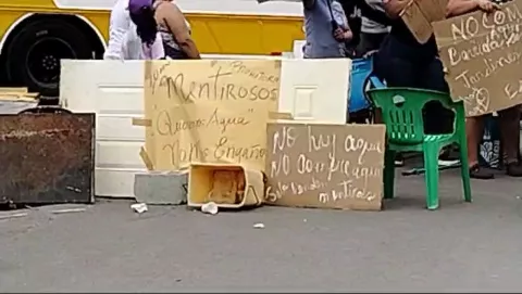 Exigen agua en Jardines de la Espinoza