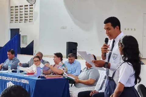 Meduca intenta iniciar clases en escuela Stella Sierra