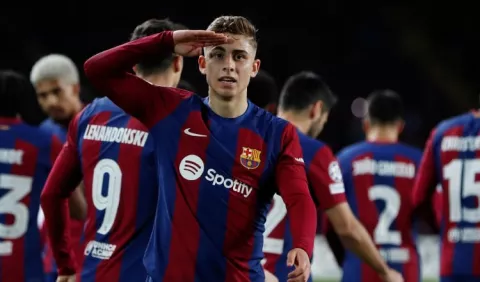  Xavi tiene tranquilidad por avance a Barcelona en Champions