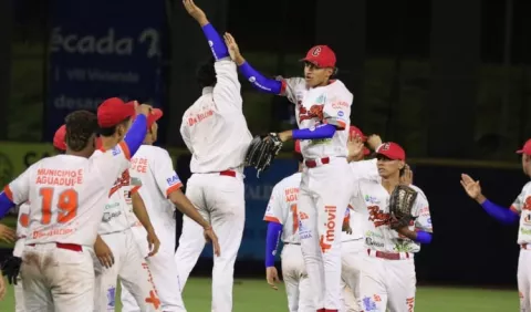 Panamá Metro y Coclé en juego crucial en serie final de béisbol juvenil
