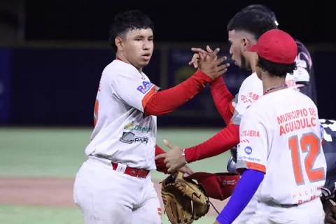 Coclé es campeón en el béisbol juvenil y hace historia