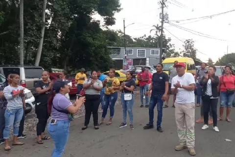 Moradores de Santa Rita Arriba en Colón exigen reparación de calles