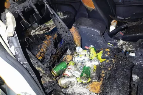 Asaltan y queman vehículo de empresa recolectora de basura