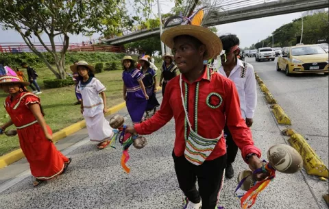 Indígenas Ngäbe Buglé celebran aniversario 27 de la comarca