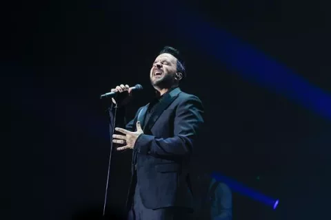 Fonsi y Joy Huerta unen sus voces para 'Capitán Avispa'