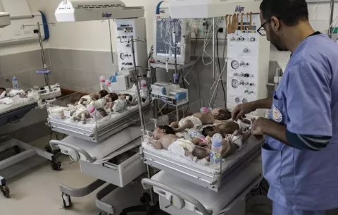 Cesáreas sin anestesia y embarazadas desnutridas en Gaza