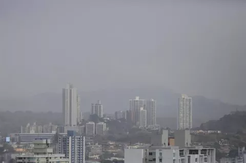 Colombia apoya a Panamá en combate del incendio en Patacón
