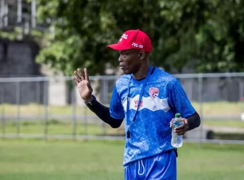 Julio Dely Valdés debuta con Guápiles, inicia otro reto