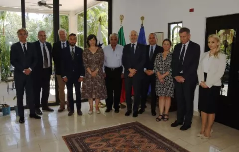  Embajadores de la UE se reúnen con Mulino y piden elecciones libres