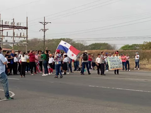 Exigen terminación de escuela en Natá 