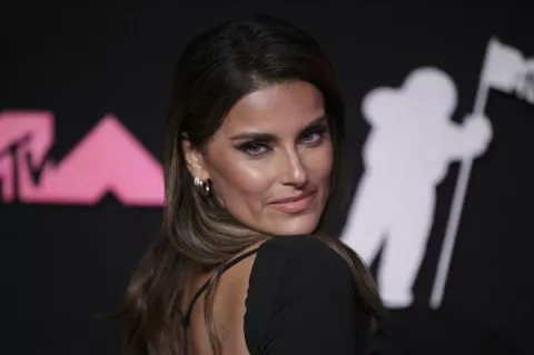 Nelly Furtado y Juanes lanzan 'Gala y Dalí'
